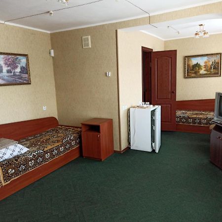 Hotel "Nizhyn" 外观 照片