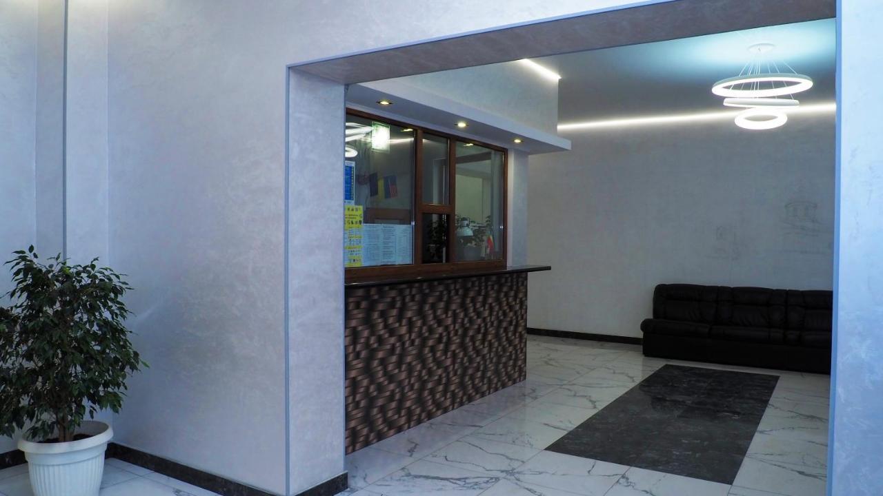 Hotel "Nizhyn" 外观 照片