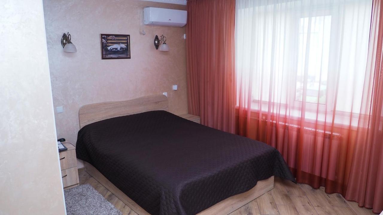 Hotel "Nizhyn" 外观 照片