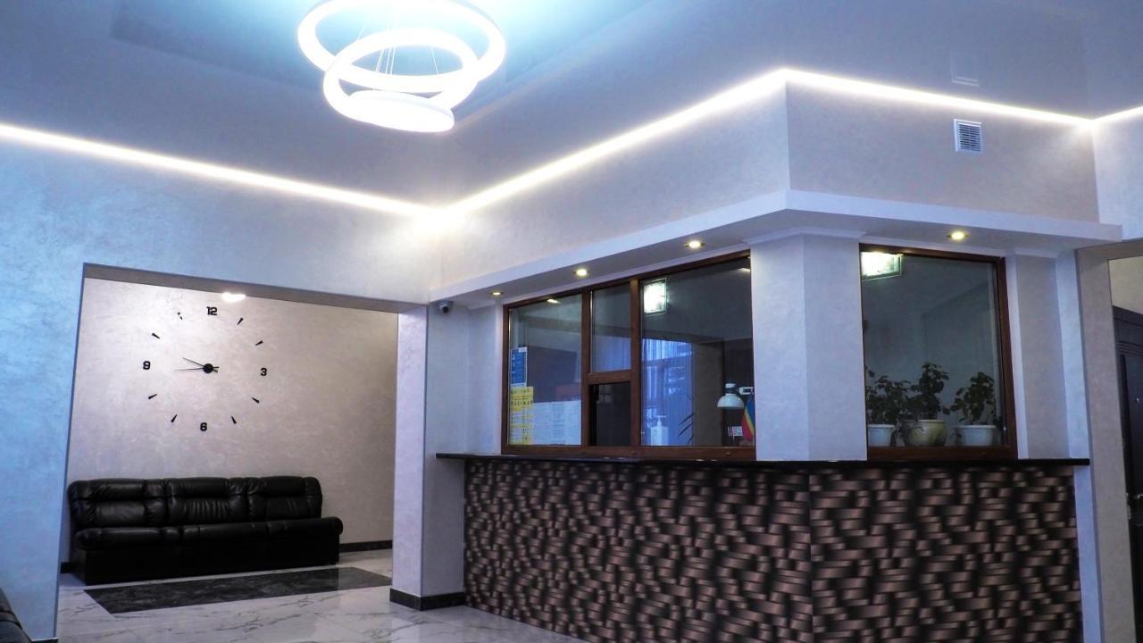Hotel "Nizhyn" 外观 照片