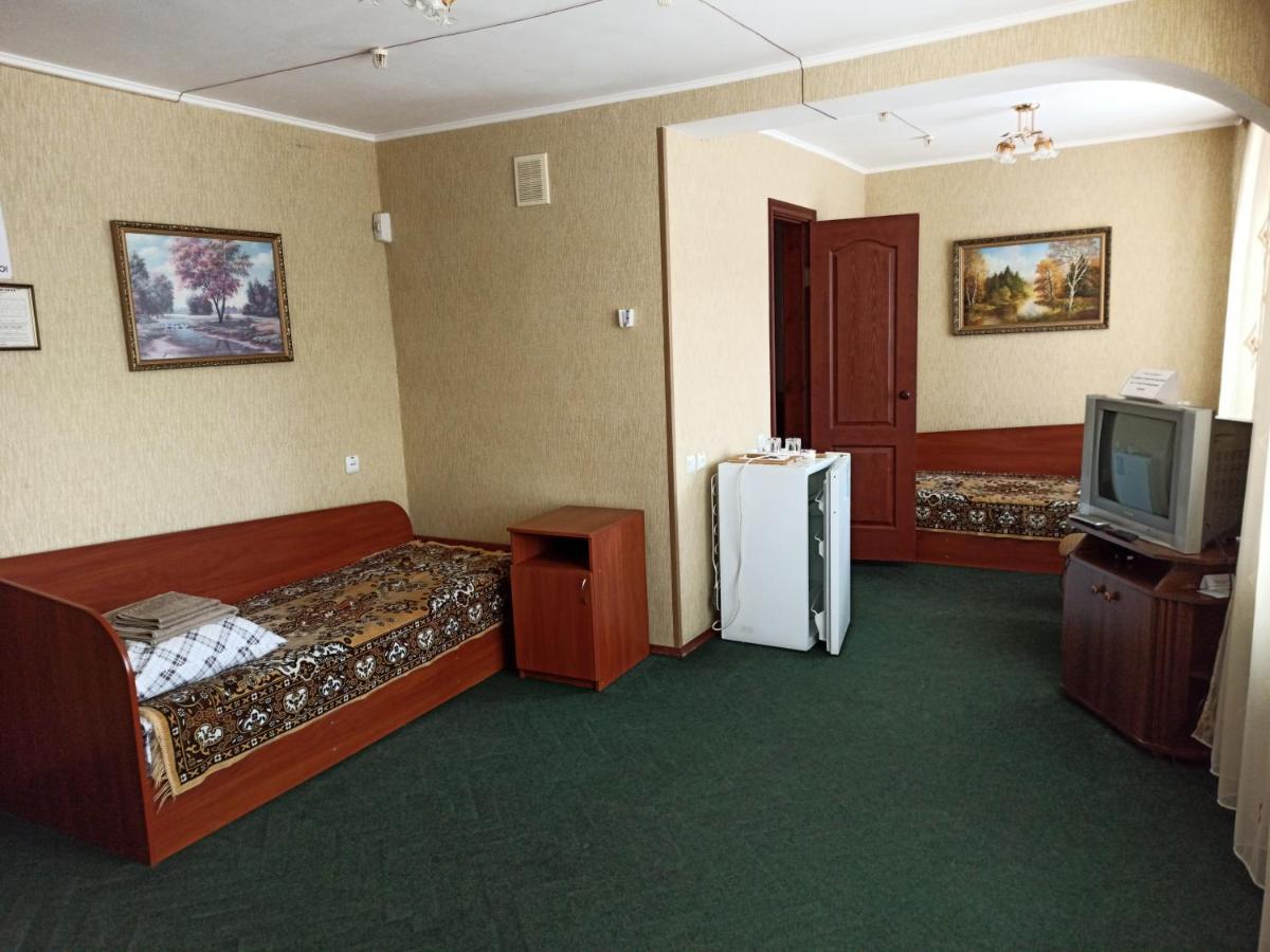 Hotel "Nizhyn" 外观 照片