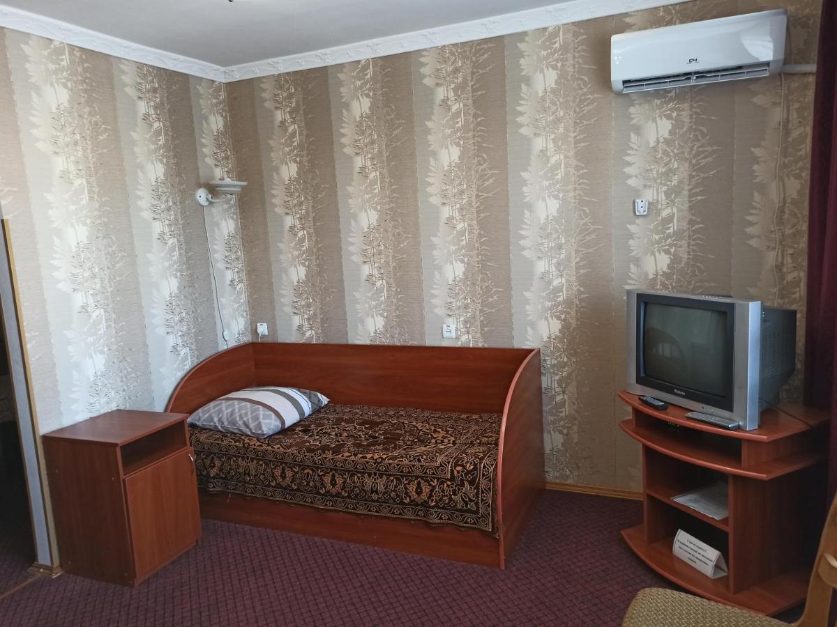 Hotel "Nizhyn" 外观 照片