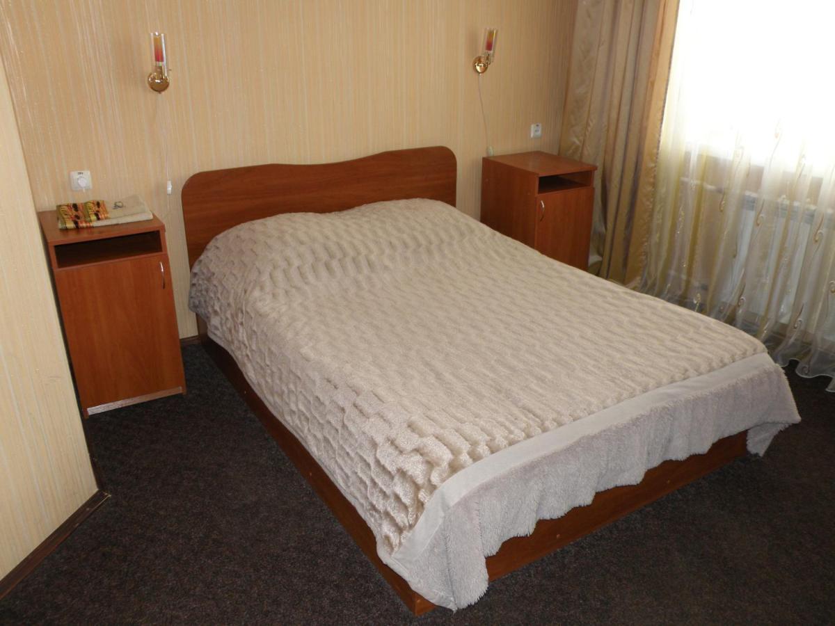 Hotel "Nizhyn" 外观 照片